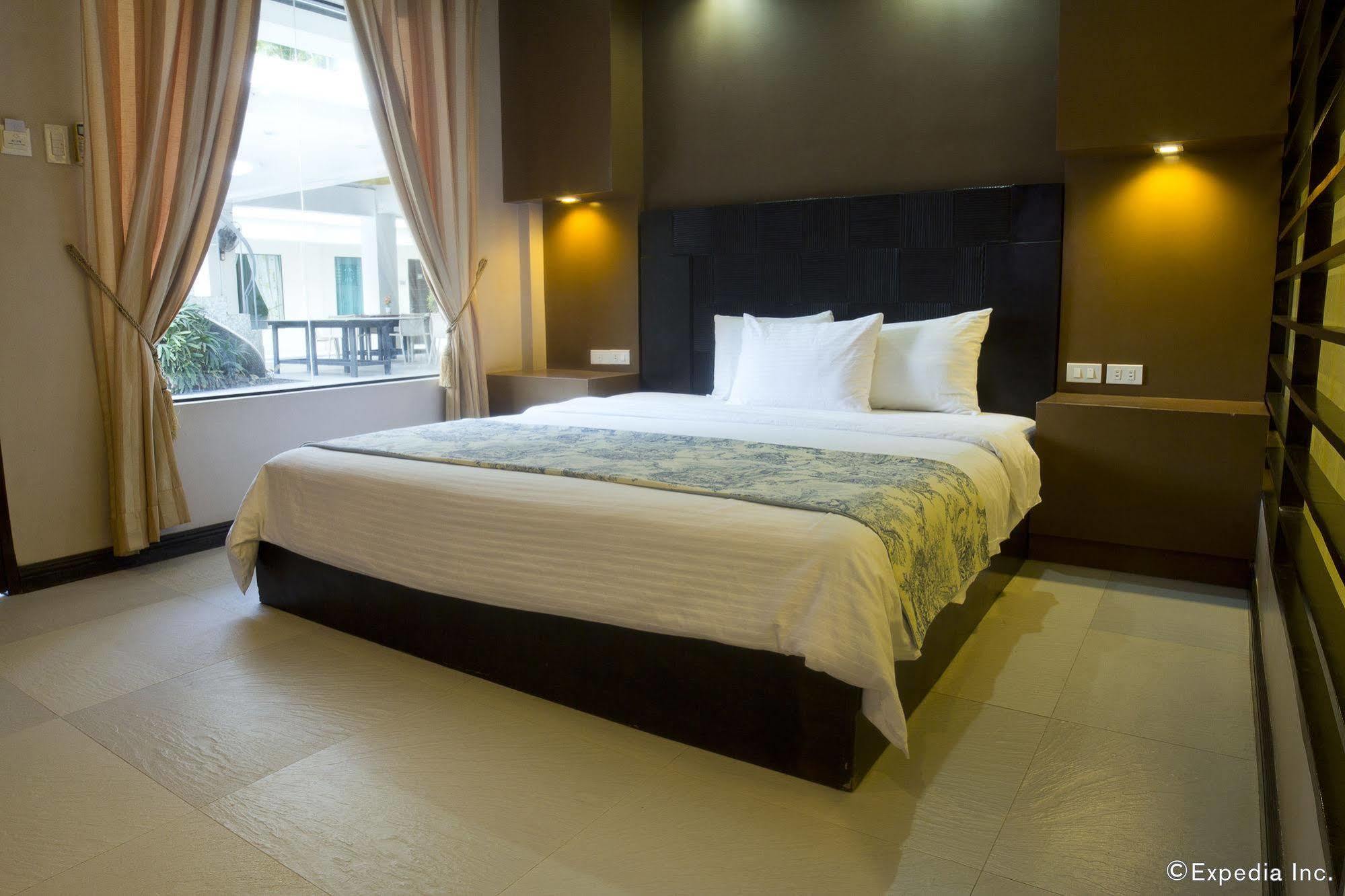 Erus Suites Hotel Boracay Manoc-Manoc Exterior foto